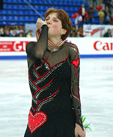 slutskaya-kissmedal.jpg